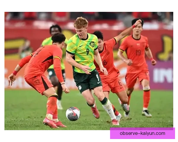 中国足球队备战亚洲杯 集训期间重视体能提升与战术演练